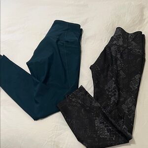 Old Navy Women's Black and Teal Leggings